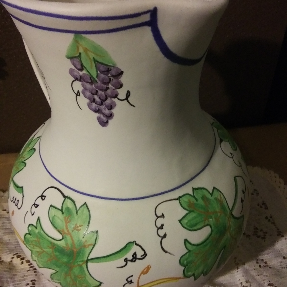 Pintado a mano ceramic pitcher